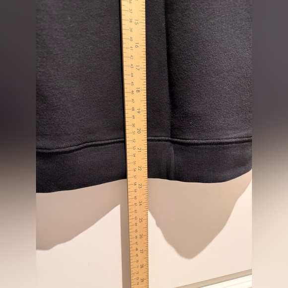 CARHATTT ZIPPER HOODIE (kids large so it fits me:women’s small) - Picture 9 of 9